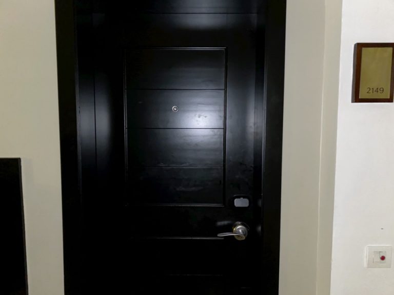 客室入口外観ドア