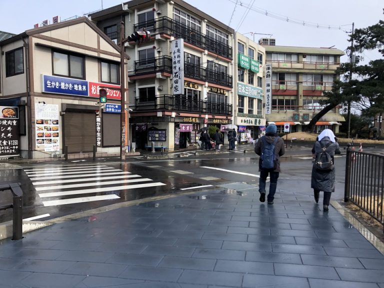 ホテル外の街並み3