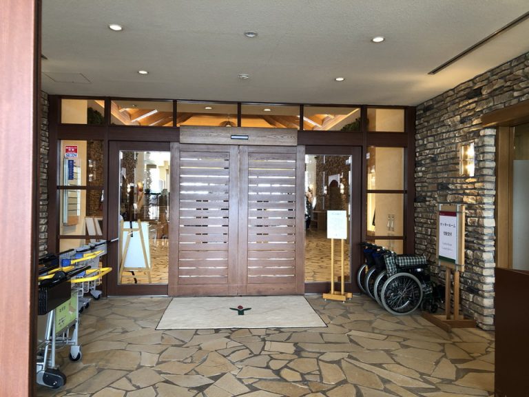 本館エントランス(7)