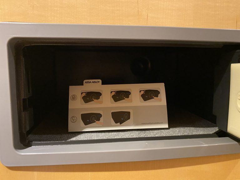 セーフティーボックス(開いた状態)