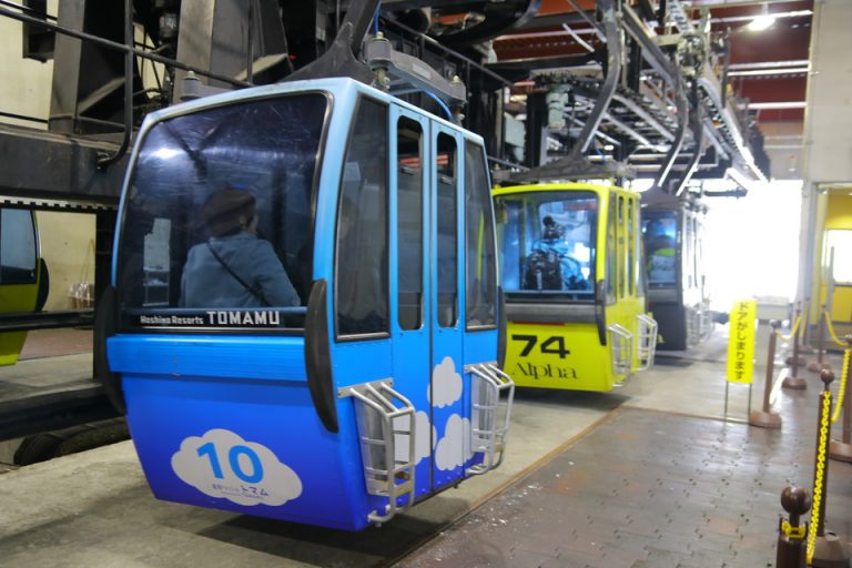 スキー場ゴンドラ