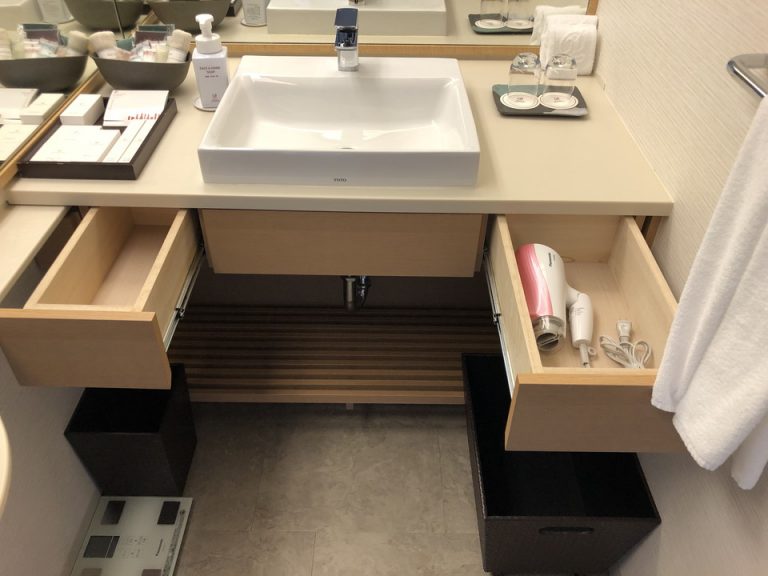 パウダールーム(4)