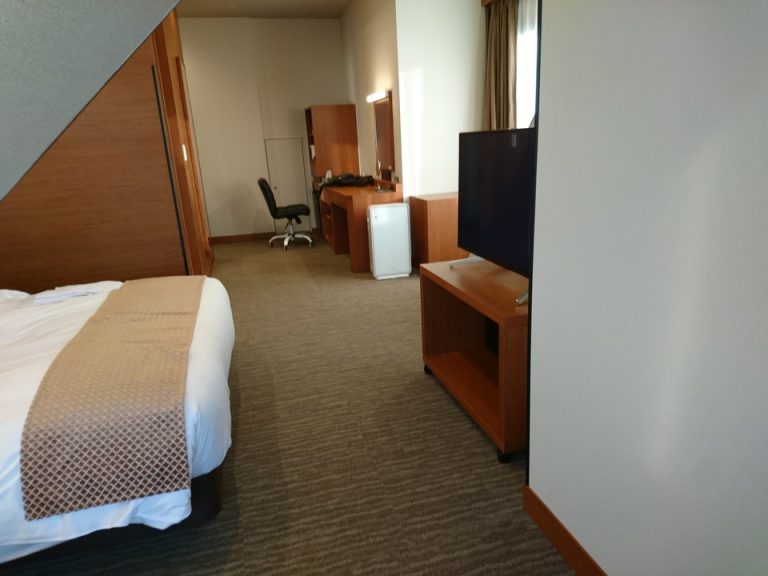 西窓から部屋方向