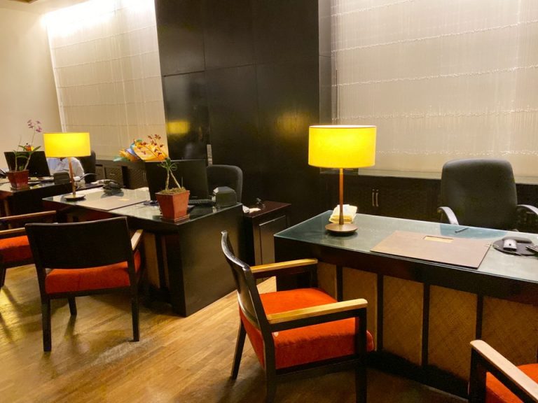 フロントカウンター