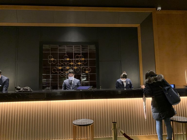 フロントカウンター