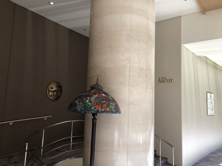 1F バー アスコット