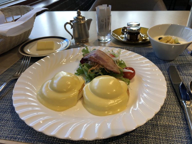 エッグベネディクト