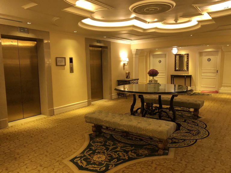 エレベータフロント階