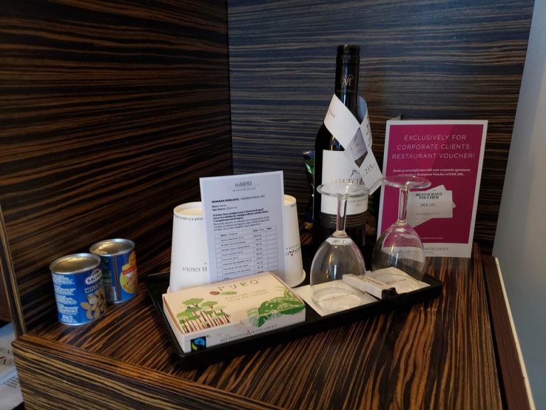 ミニバー・カフェコーナー