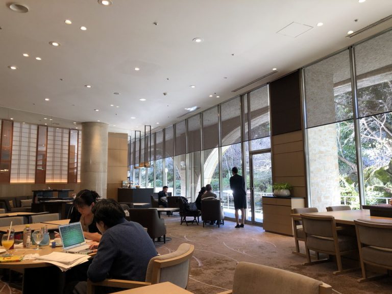 1F ロイヤルラウンジ 内観