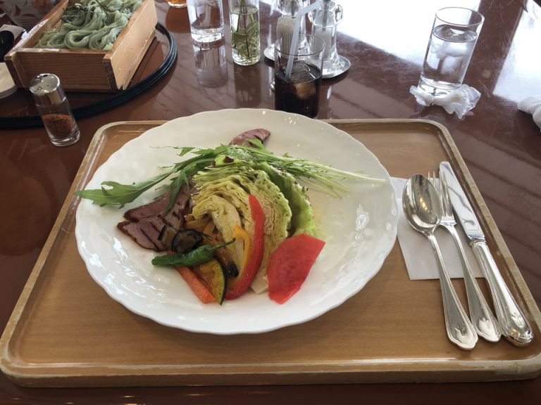 内山さんベーコンと冬野菜の神楽南蛮トマトクリームパスタ ランチ@レストランアイリス(1)