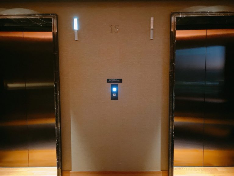 エレベーター客室階