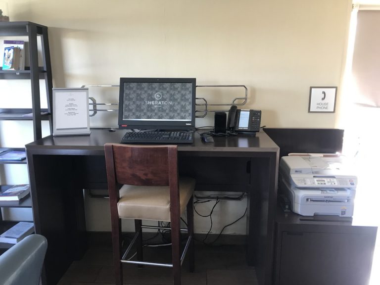 ラウンジにはオフィスもありました