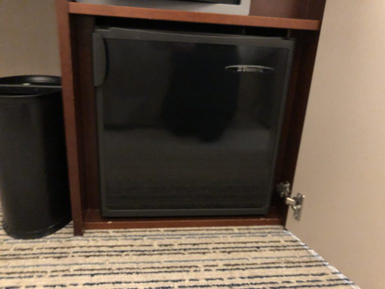 冷蔵庫閉じた状態