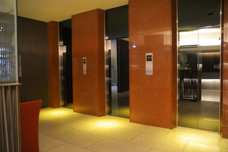 エレベーター(1)