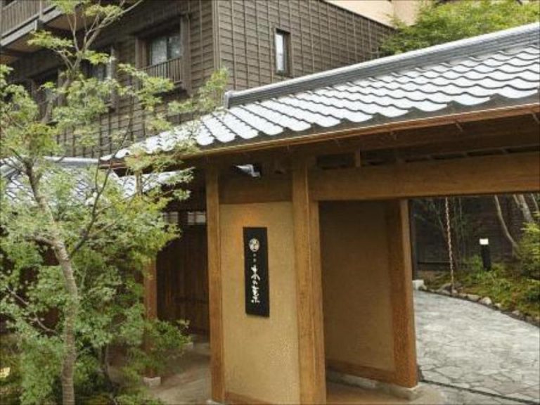 255425_110316075123673