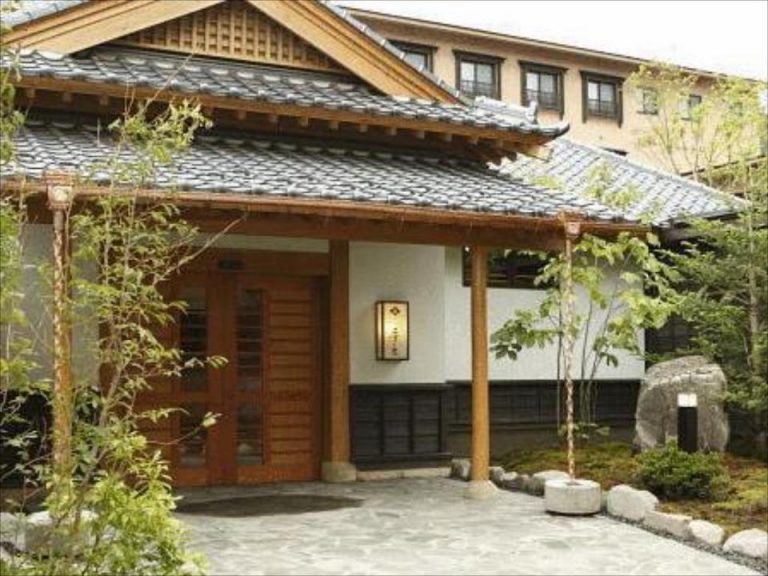 255470_110316080806160