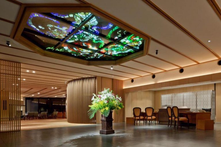 336740_17022111260051147203