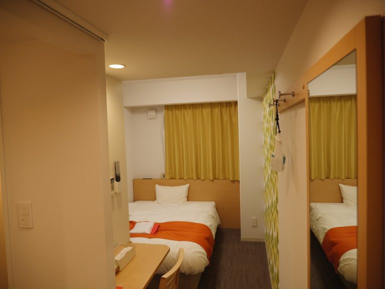 客室全体(窓際方向)2