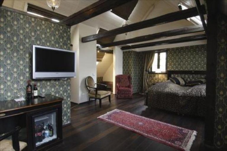 46e4bf828a81b4e4fa615441892e8a08