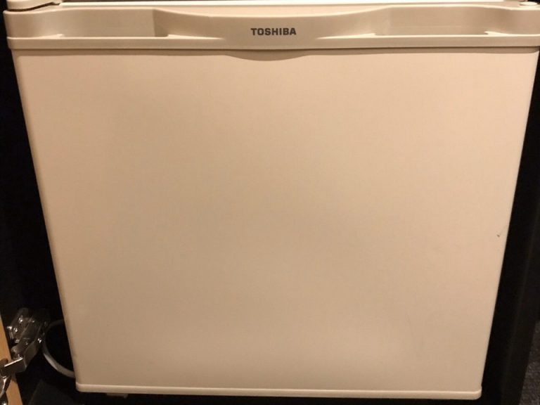 冷蔵庫(閉じた状態)