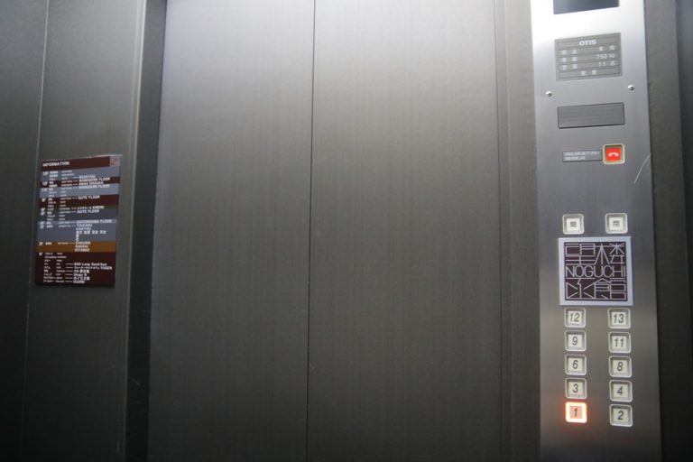 エレベーター ボタン(1)