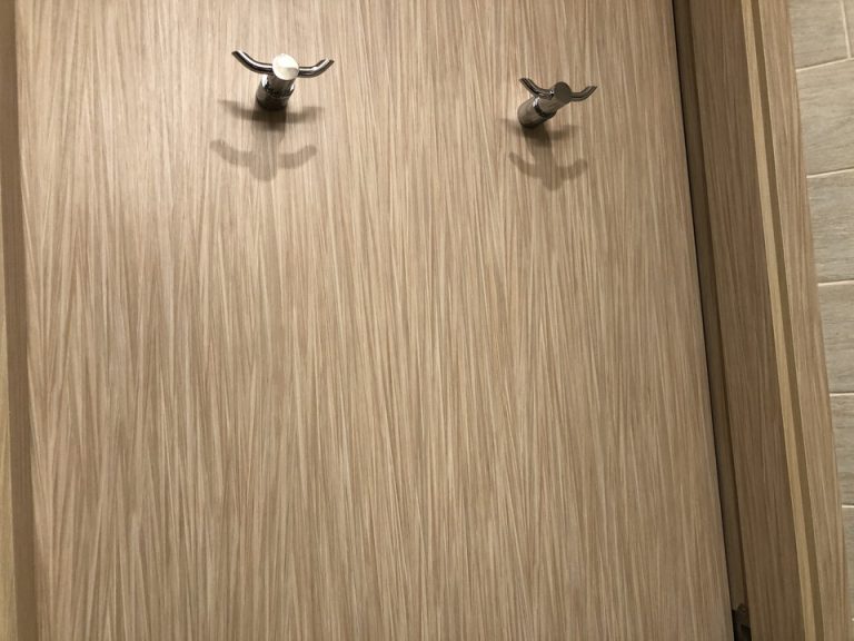 バスルームの中ドア