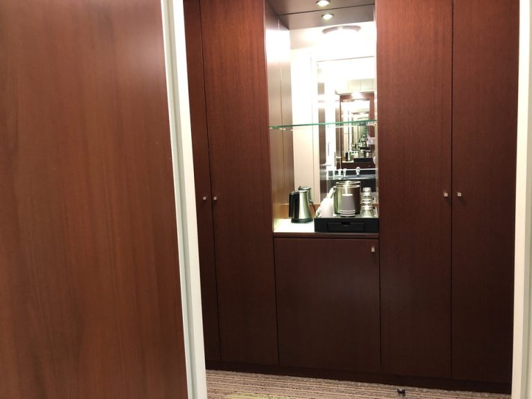 クローゼット閉じた状態