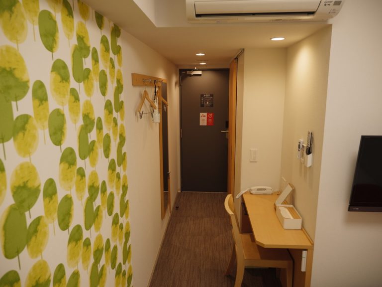 客室全体(入口方向)