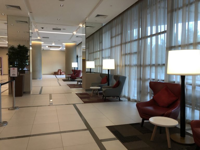 1階ロビーのイス