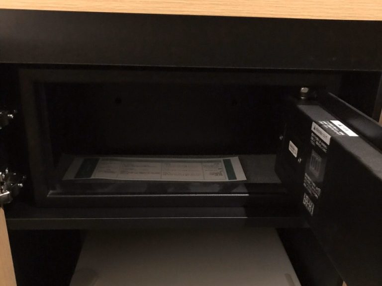 セイフティボックス(開けた状態)