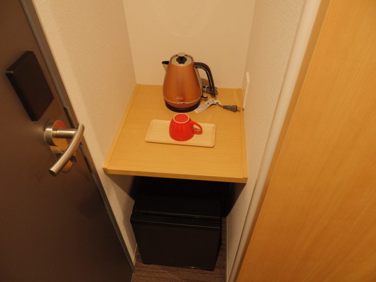 冷蔵庫とポット