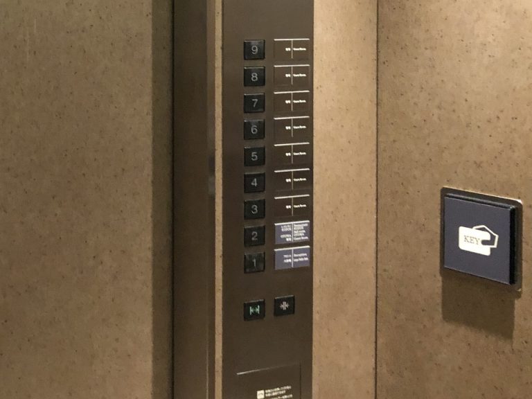 エレベーター階数ボタン