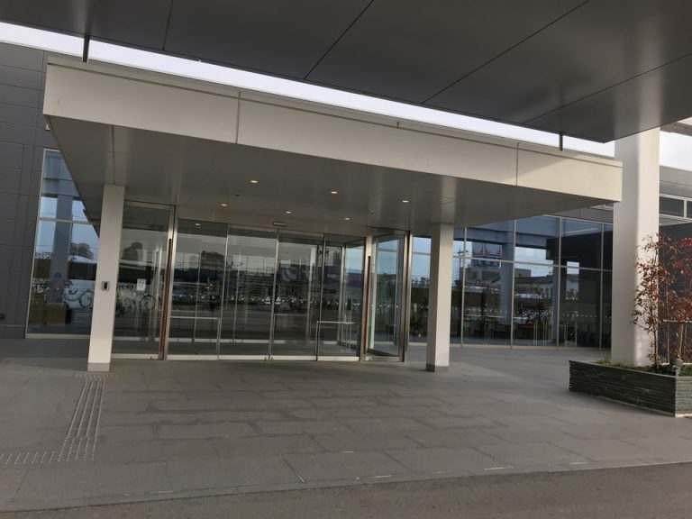 エントランス外観2