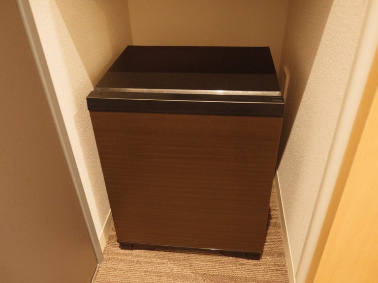 冷蔵庫(閉じた状態)2