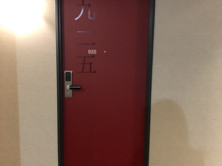 客室入口外観ドア