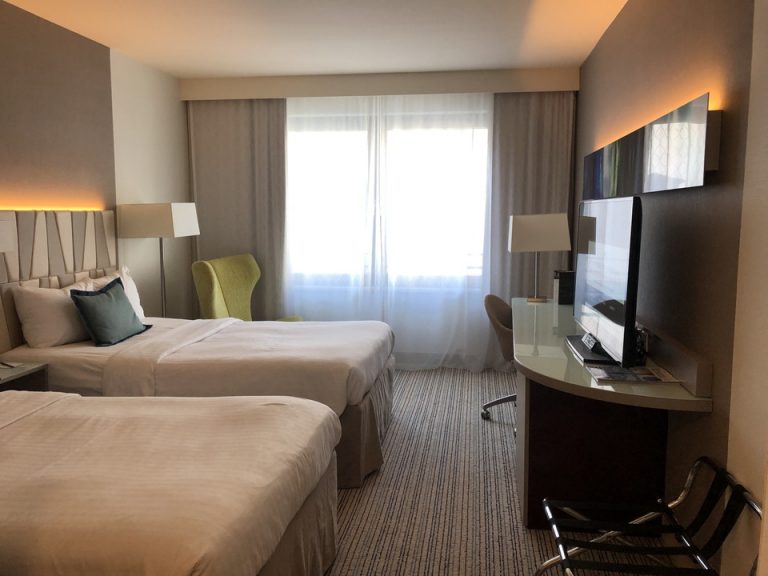 客室全体 窓際方向