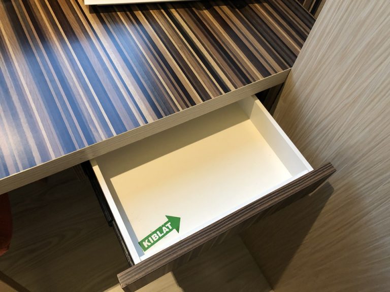 引き出しにはお祈りの方角