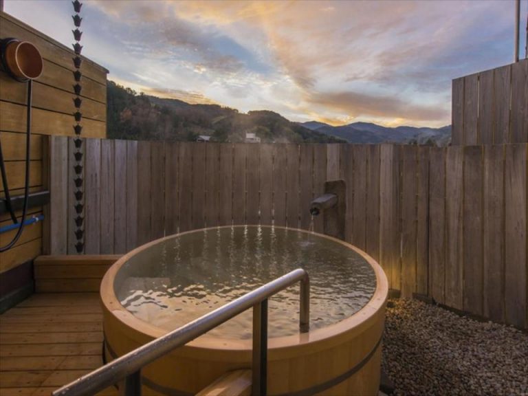 1060861_15083109030035387705