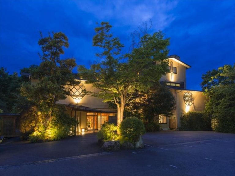 1060861_15083109030035387712