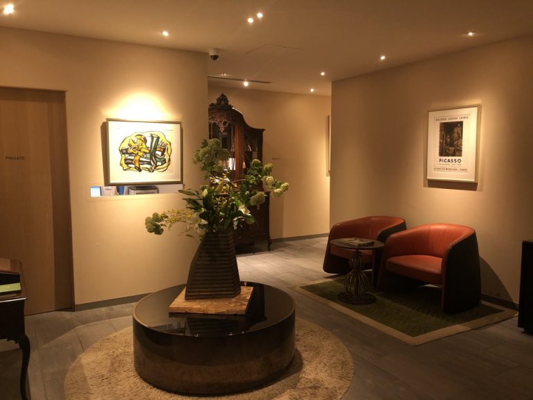 本館エントランスロビー2