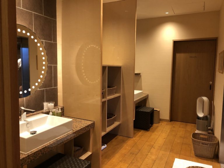 露天風呂更衣室