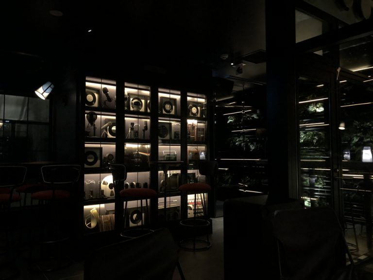 ルーフトップバーディスプレイ