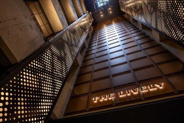 7027d6b134ca9583cb6358cb0fde59a4