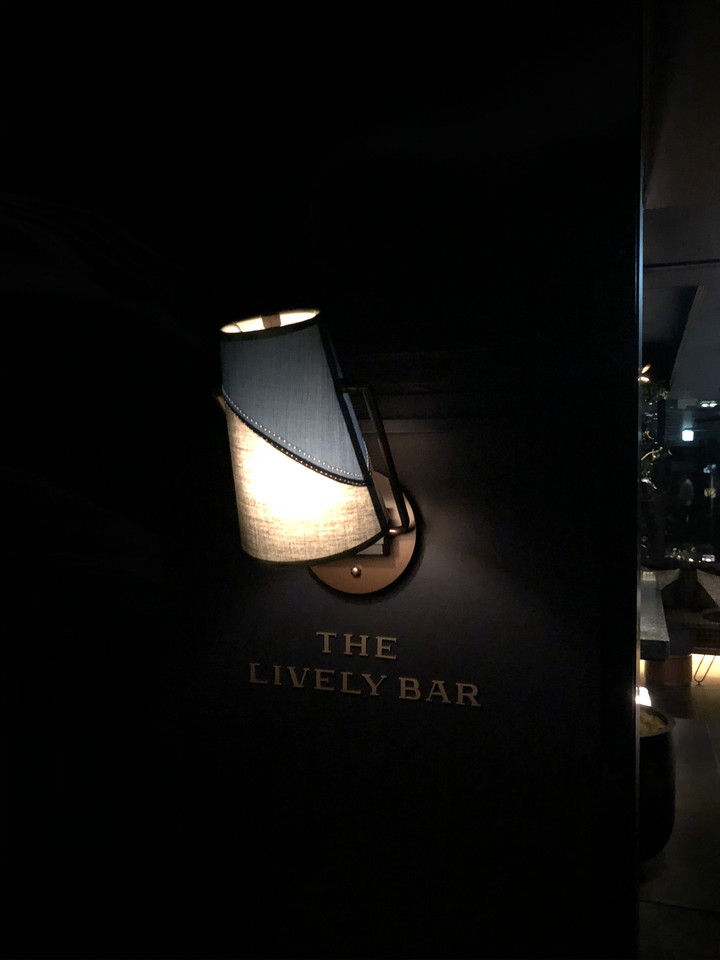 ルーフトップバーエントランス