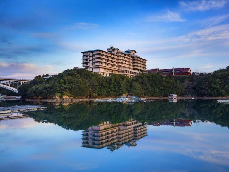 8723_16042708490041841699