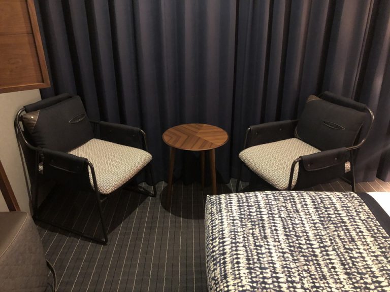 コーヒーテーブル