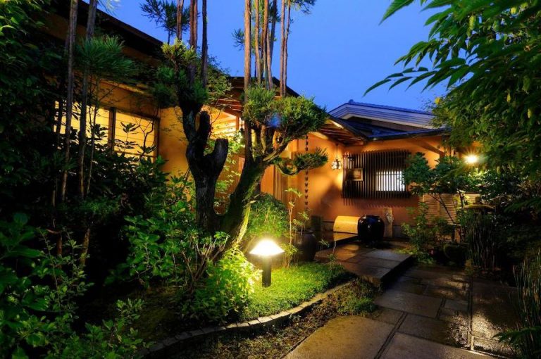 8dcaf7071a7945123d97424f9ec66b89