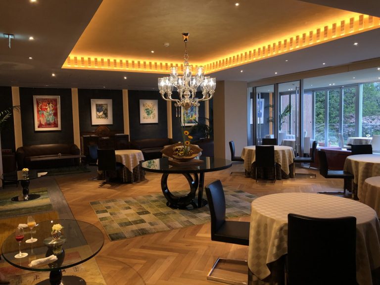 本館メインロビー3