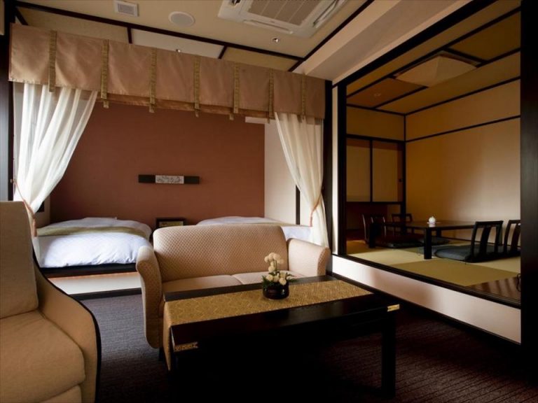 931025_15052816290027945501